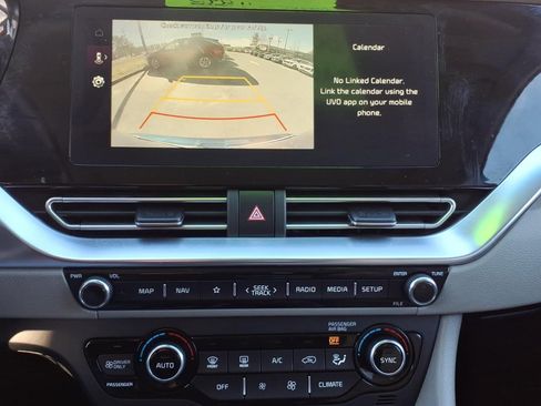 Certified 2022 Kia Niro Touring Special Edition image 10