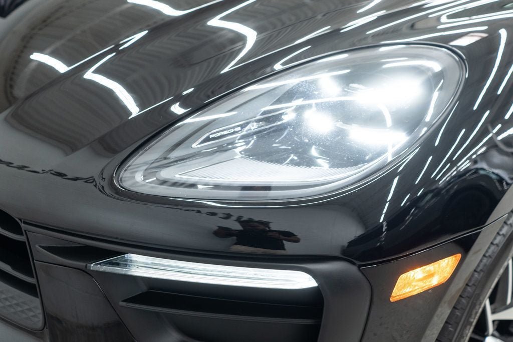 Used 2023 Porsche Macan AWD/4WD image 40