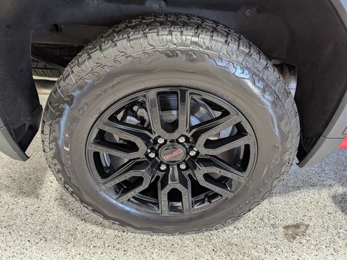 Used 2025 GMC Sierra 1500 Elevation w/ LPO, Elevation Black Package image 14