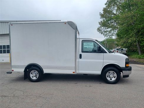 New 2024 Chevrolet Express 3500 w/ Power Convenience Package RWD image 3