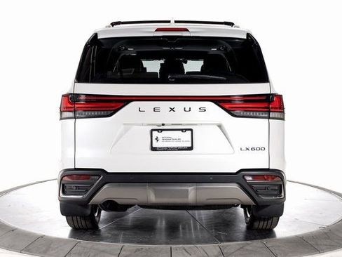 Used 2025 Lexus LX 600 4WD w/ Accessory Package (2T) image 4