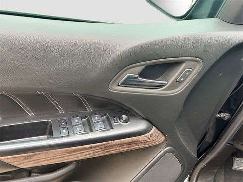 Used 2022 GMC Canyon Denali image 18