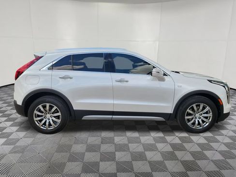 Used 2022 Cadillac XT4 Premium Luxury w/ Cold Weather Package FWD image 4