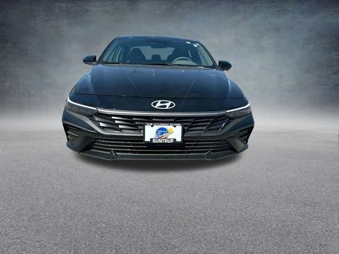 Used 2025 Hyundai Elantra Sport FWD image 36