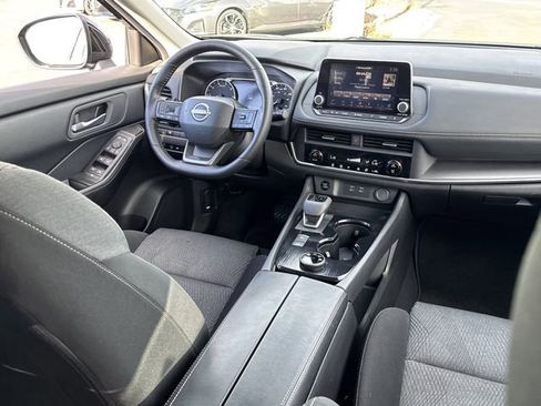 Certified 2025 Nissan Rogue SV image 24