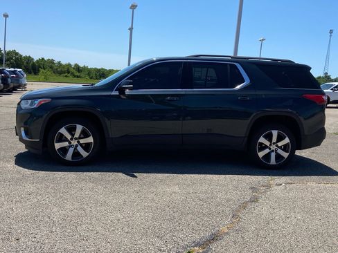 Used 2020 Chevrolet Traverse LT w/ LPO, Blackout Package AWD/4WD image 8