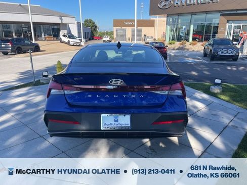 Certified 2025 Hyundai Elantra Sport FWD image 13