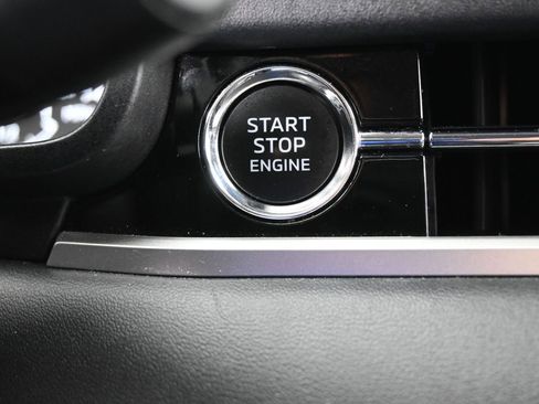 Used 2023 Mitsubishi Outlander ES image 28