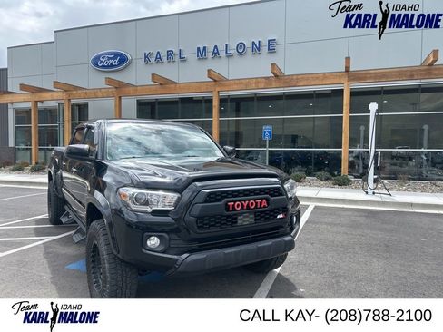 Used 2020 Toyota Tacoma TRD Off-Road AWD/4WD image 1