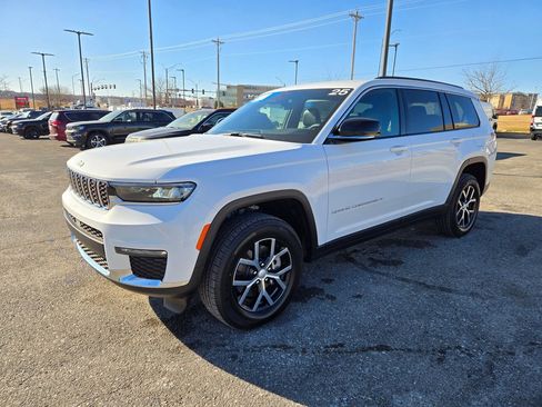 Used 2025 Jeep Grand Cherokee L Limited image 8