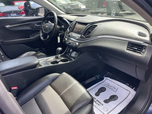 Used 2016 Chevrolet Impala LT w/ Convenience Package FWD image 12