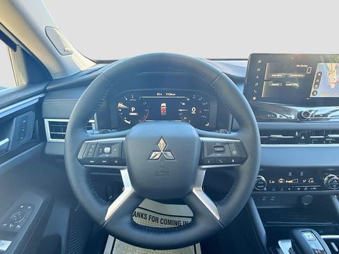 New 2026 Mitsubishi Outlander SEL image 11