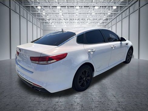 Used 2017 Kia Optima LX w/ Option Group 014 FWD image 5