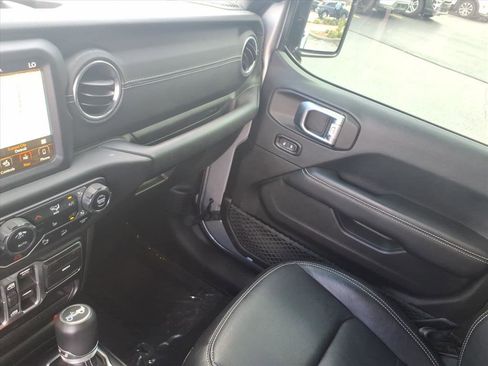 Used 2018 Jeep Wrangler Unlimited Sahara image 20