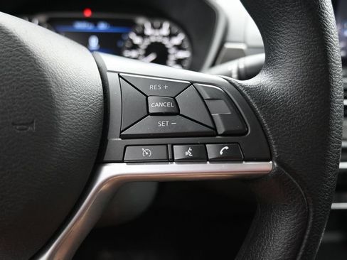 Used 2025 Nissan Altima 2.5 SV FWD image 13