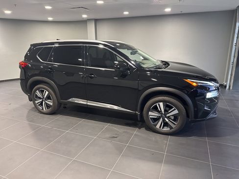 Used 2023 Nissan Rogue SL w/ SL Premium Package image 5