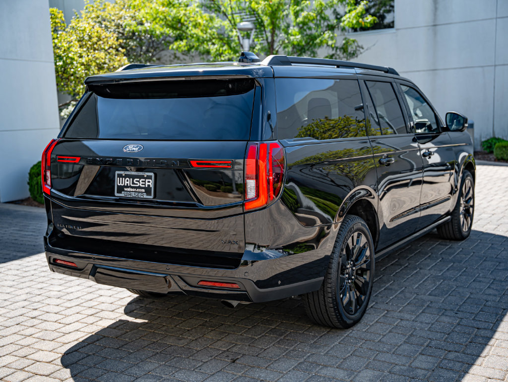 Used 2025 Ford Expedition Max Platinum w/ Stealth Appearance Package AWD/4WD image 5