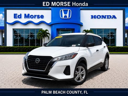 Used 2021 Nissan Kicks S FWD image 1