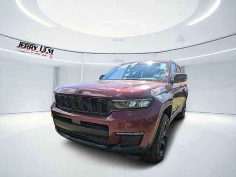 New 2025 Jeep Grand Cherokee L Limited w/ Black Appearance Package image 6