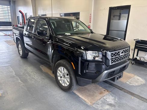 Used 2022 Nissan Frontier SV w/ Technology Package AWD/4WD image 1