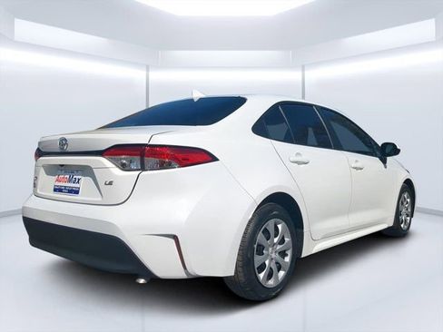 Used 2024 Toyota Corolla LE image 3