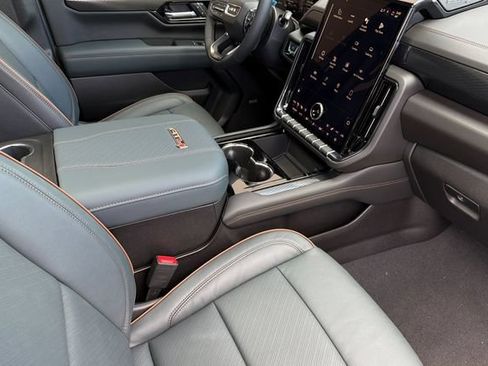 New 2026 GMC Yukon XL AT4 w/ AT4 Premium Plus Package AWD/4WD image 19