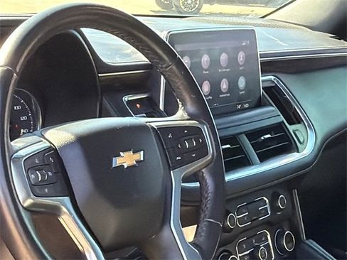 Used 2021 Chevrolet Suburban LT image 16