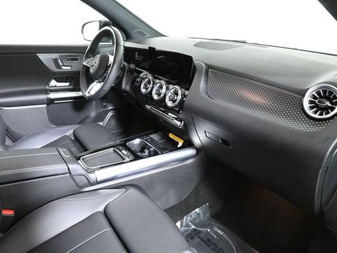 Used 2025 Mercedes-Benz GLA 250 4MATIC image 26