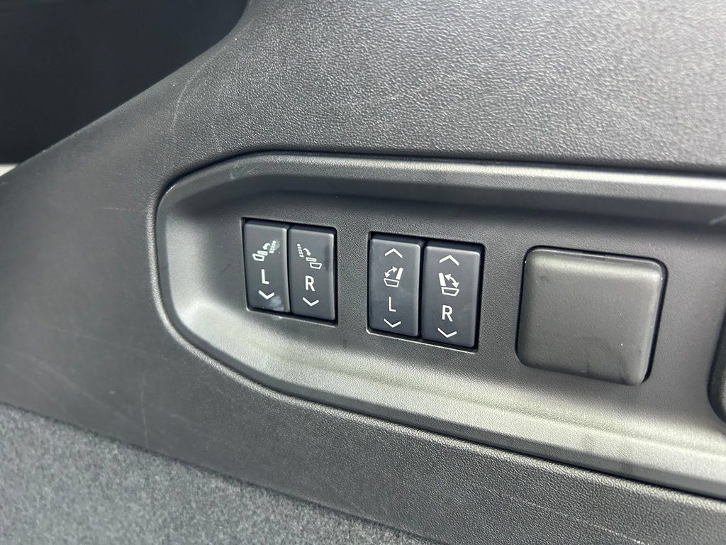 Used 2026 Cadillac Vistiq Sport AWD/4WD image 48