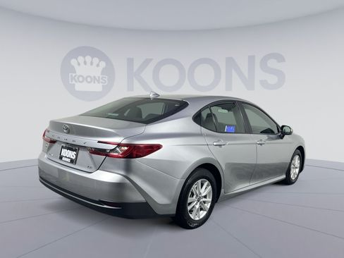 Used 2025 Toyota Camry LE FWD image 11
