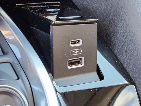 Used 2025 Acura MDX SH-AWD image 24