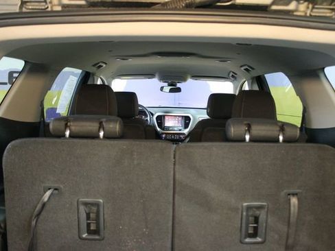 Used 2023 GMC Acadia SLE w/ Trailering Package image 17