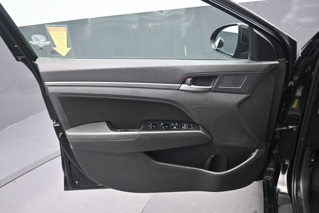 Used 2018 Hyundai Elantra Value Edition w/ Cargo Package FWD image 9