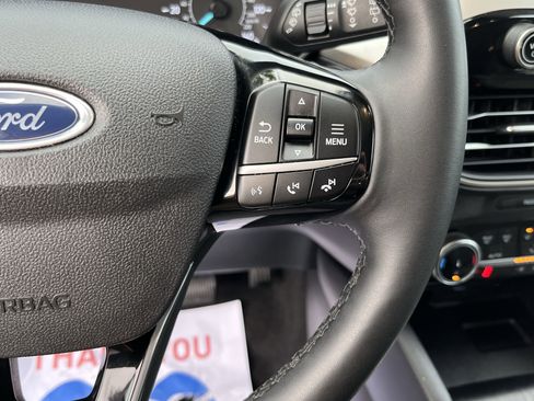 Used 2022 Ford Escape SE w/ SE Sport Appearance Package image 19