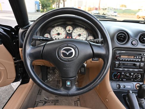 Used 2001 MAZDA MX-5 Miata LS image 23