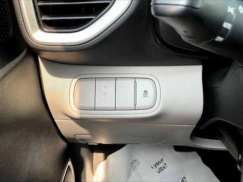 Certified 2023 Hyundai Venue SEL w/ Cargo Package FWD image 14