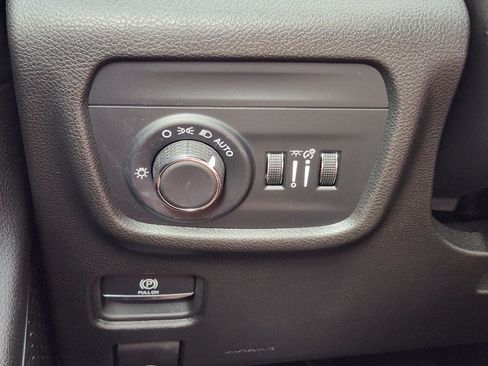 Used 2024 Jeep Grand Cherokee Laredo X w/ Luxury Tech Group I AWD/4WD image 31