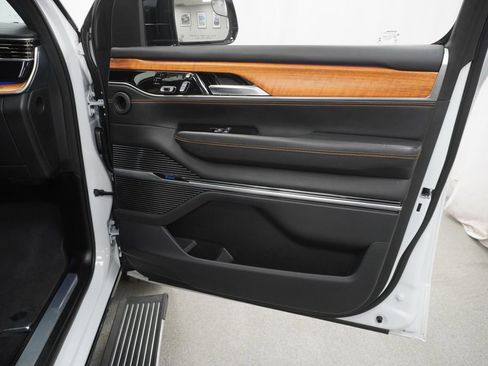 Certified 2023 Jeep Grand Wagoneer L Series III w/ HD Trailer Tow Package AWD/4WD image 49