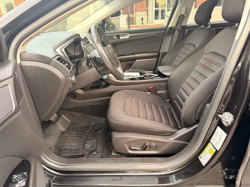 Used 2013 Ford Fusion SE FWD image 11