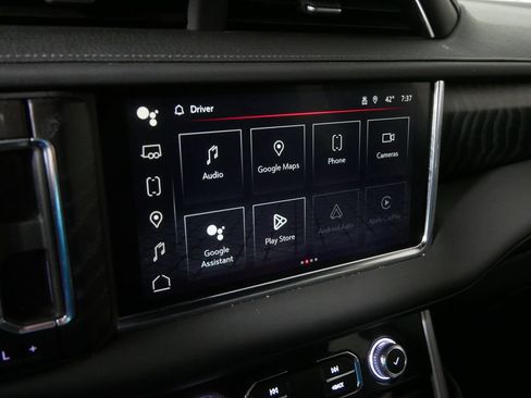 Used 2024 GMC Yukon Denali w/ Advanced Technology Package AWD/4WD image 31