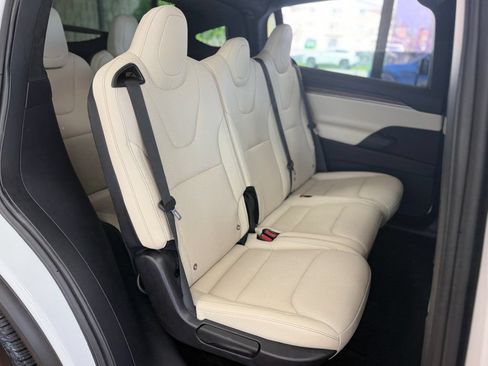Used 2023 Tesla Model X AWD/4WD image 19