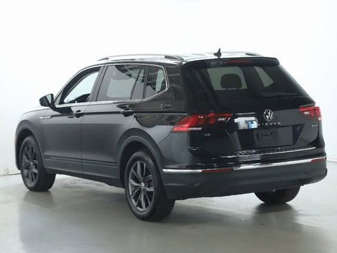 Used 2023 Volkswagen Tiguan SE w/ Panoramic Sunroof Package AWD/4WD image 42