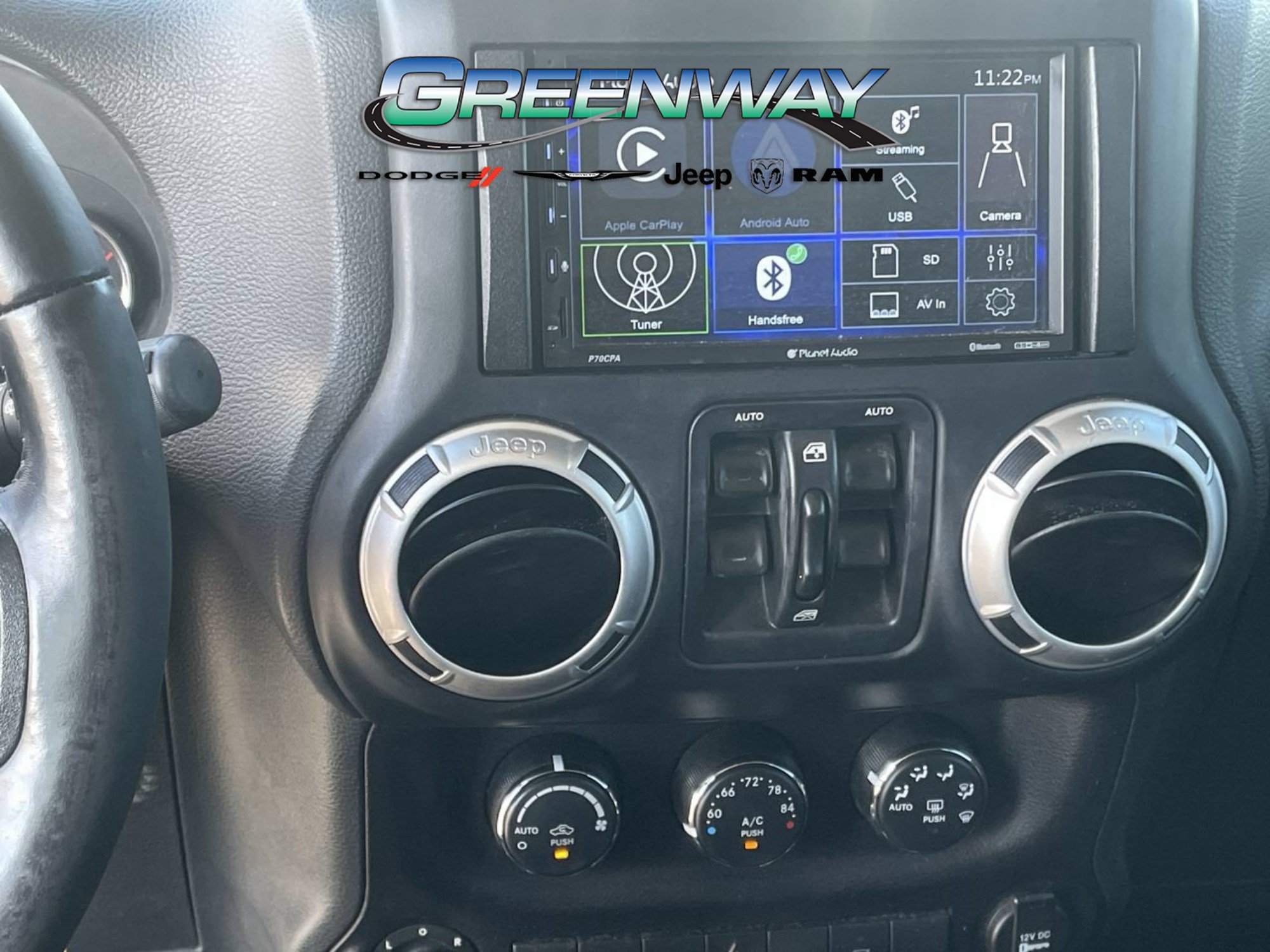 Used 2015 Jeep Wrangler Unlimited Sahara AWD/4WD image 21