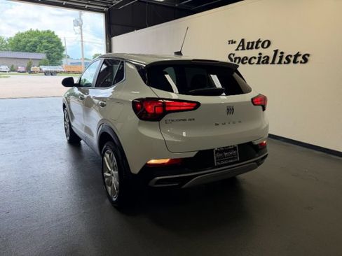 Used 2025 Buick Encore GX Preferred AWD/4WD image 3
