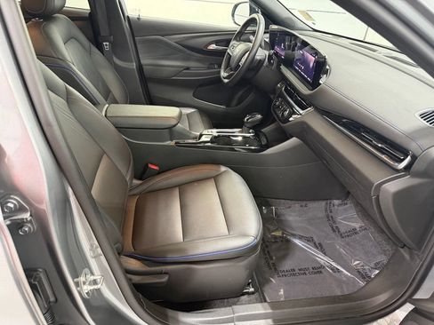 Used 2025 Buick Envista Sport Touring FWD image 31