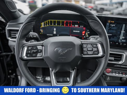 Used 2025 Ford Mustang GT Premium image 31