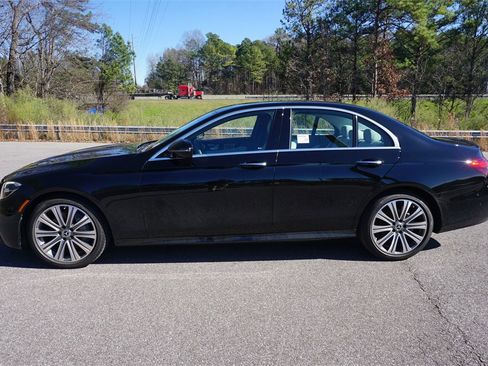 Used 2022 Mercedes-Benz E 350 Sedan image 18