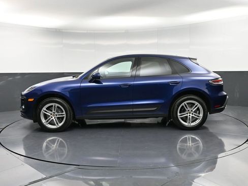 Certified 2025 Porsche Macan image 2