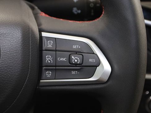 Used 2023 Jeep Compass Trailhawk w/ Trailhawk Convenience Group AWD/4WD image 34