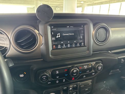 Used 2022 Jeep Wrangler Unlimited Sport AWD/4WD image 25